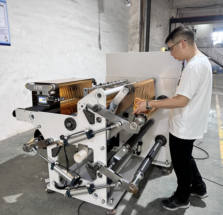 DFQ700型冷烫膜彩神(中国) DFQ700型冷烫膜彩神(中国)